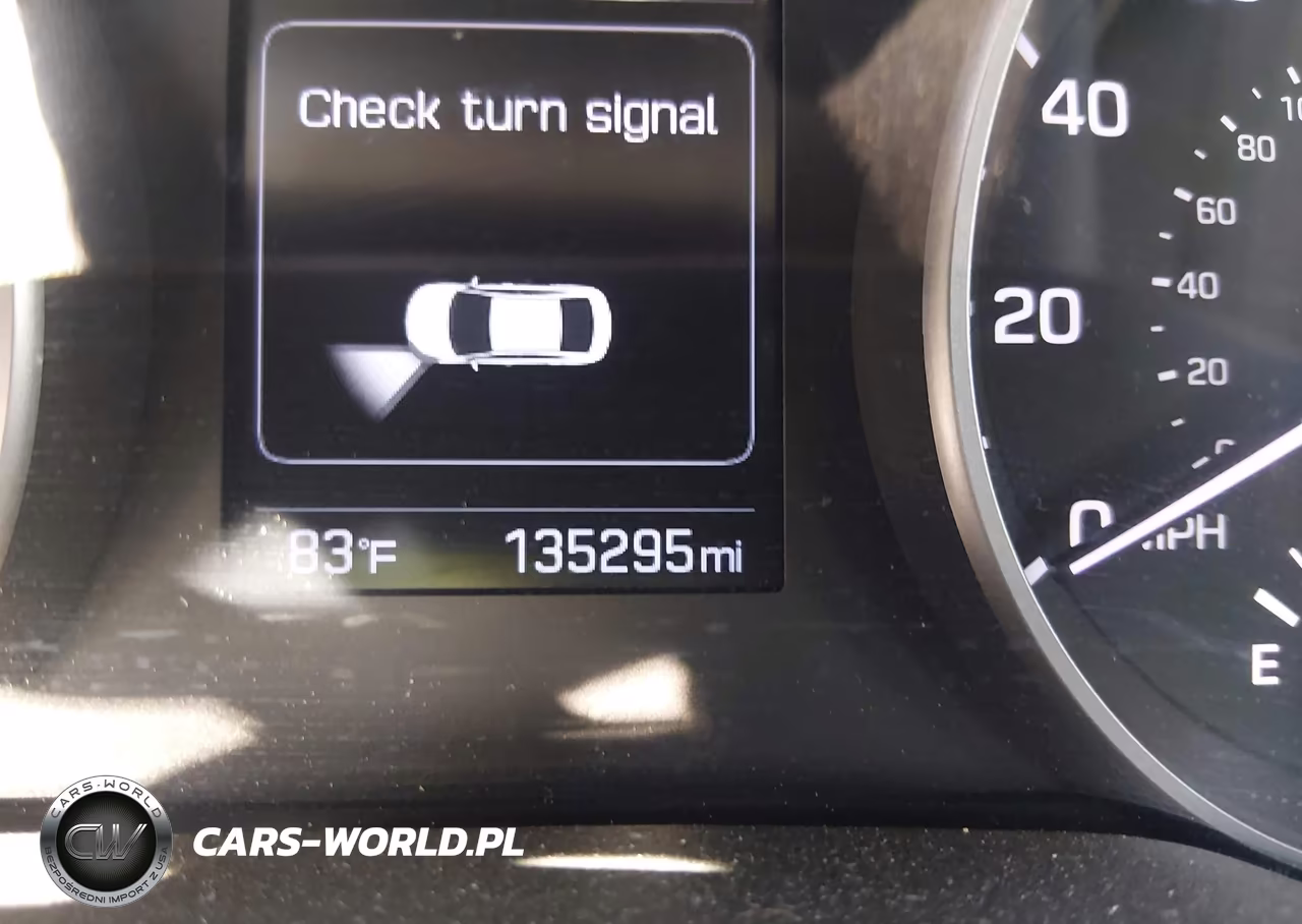 2018 Hyundai Elantra Value Edition VIN:5NPD84LF0JH399546 - 15