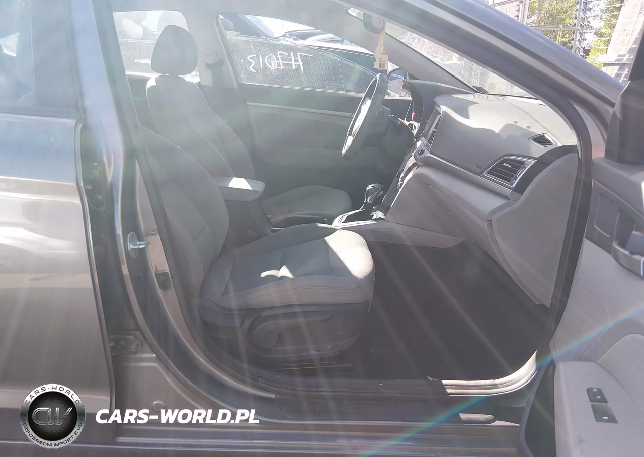 2018 Hyundai Elantra Value Edition VIN:5NPD84LF0JH399546 - 5