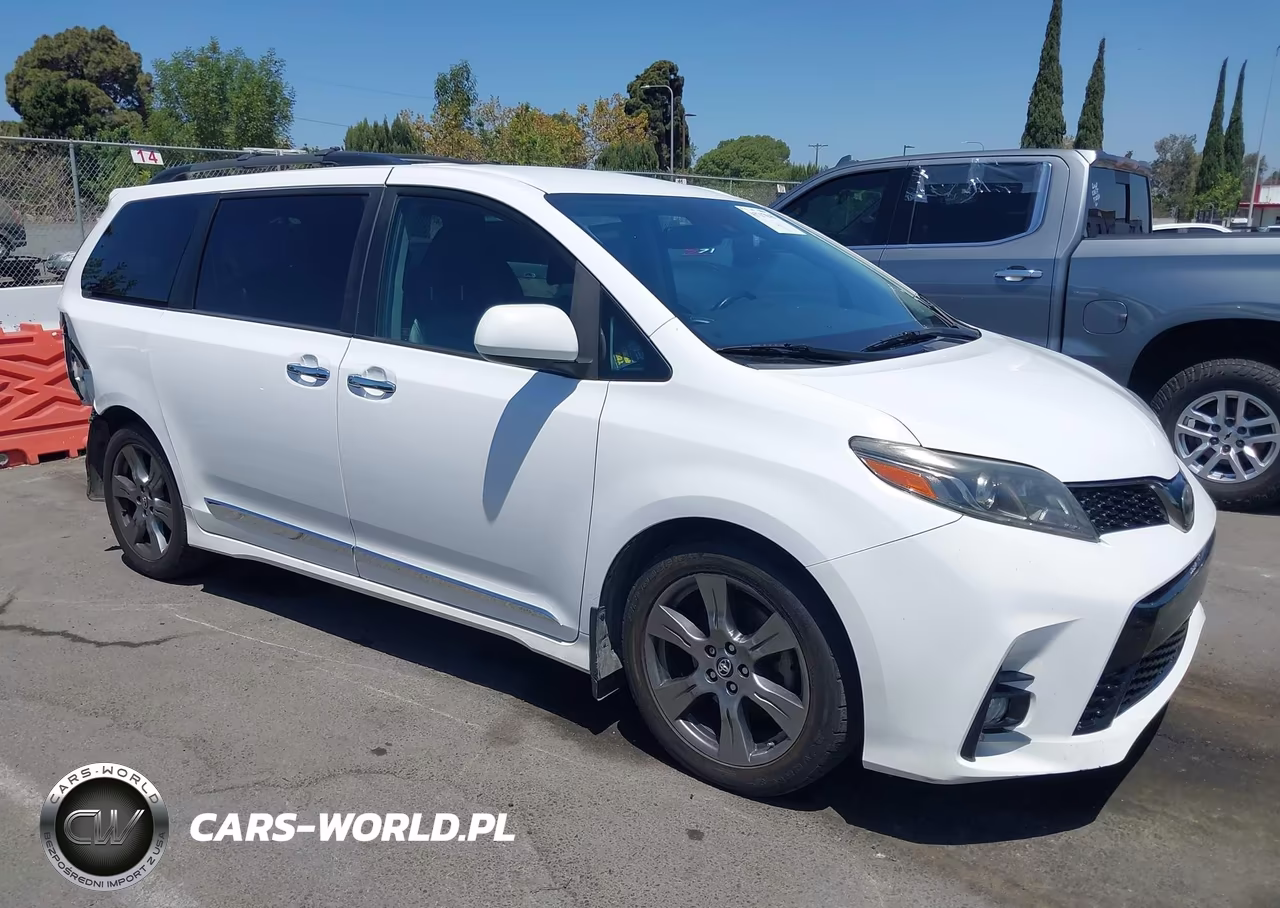 2018 Toyota Sienna Se 8 Passenger