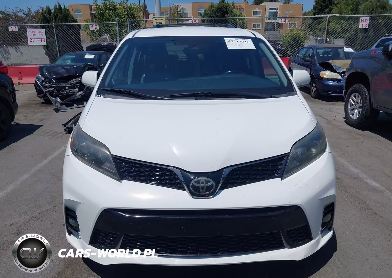 2018 Toyota Sienna Se 8 Passenger VIN:5TDXZ3DC6JS958262 - 13