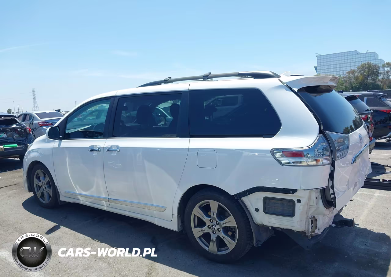 2018 Toyota Sienna Se 8 Passenger VIN:5TDXZ3DC6JS958262 - 15