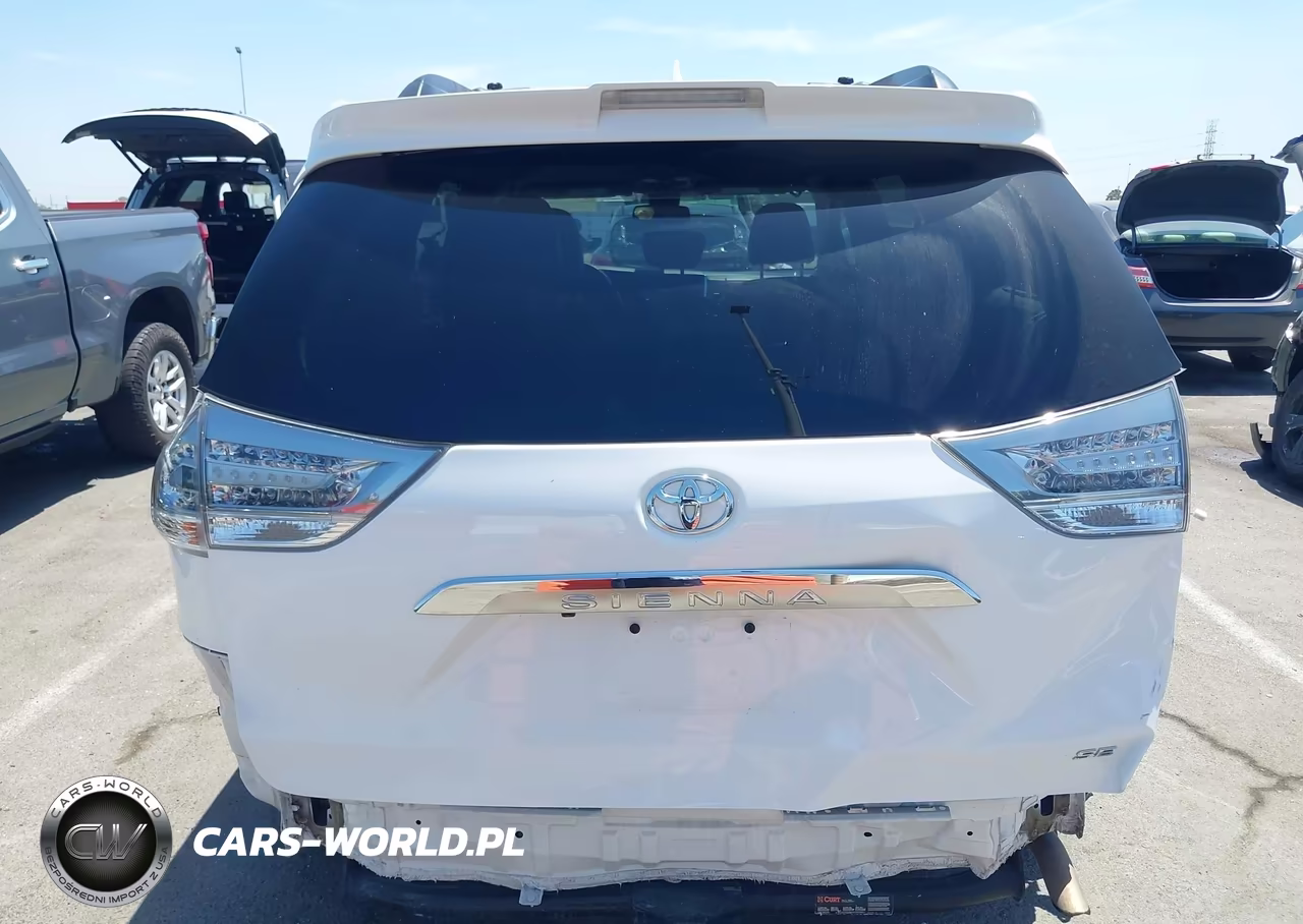 2018 Toyota Sienna Se 8 Passenger VIN:5TDXZ3DC6JS958262 - 17