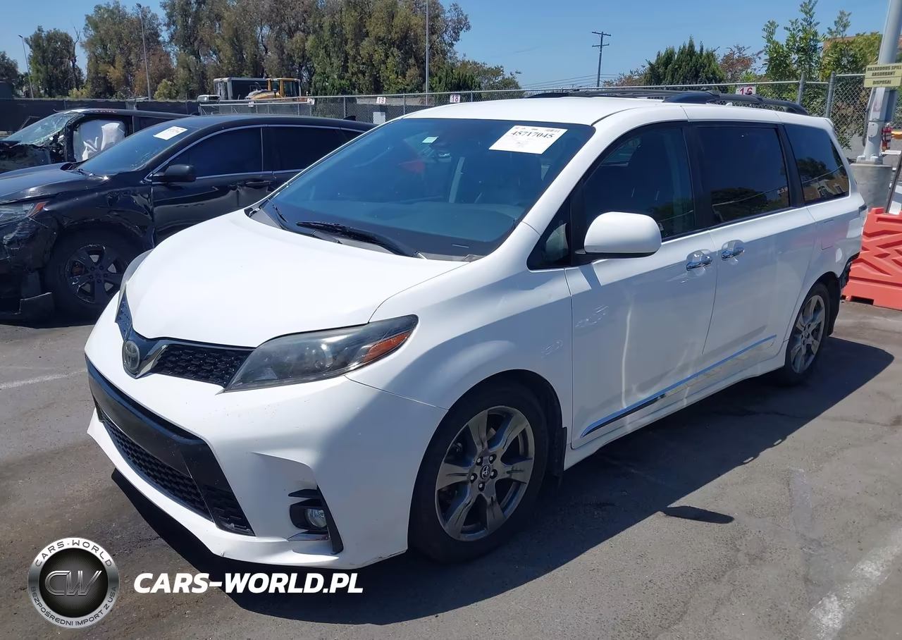2018 Toyota Sienna Se 8 Passenger VIN:5TDXZ3DC6JS958262 - 2