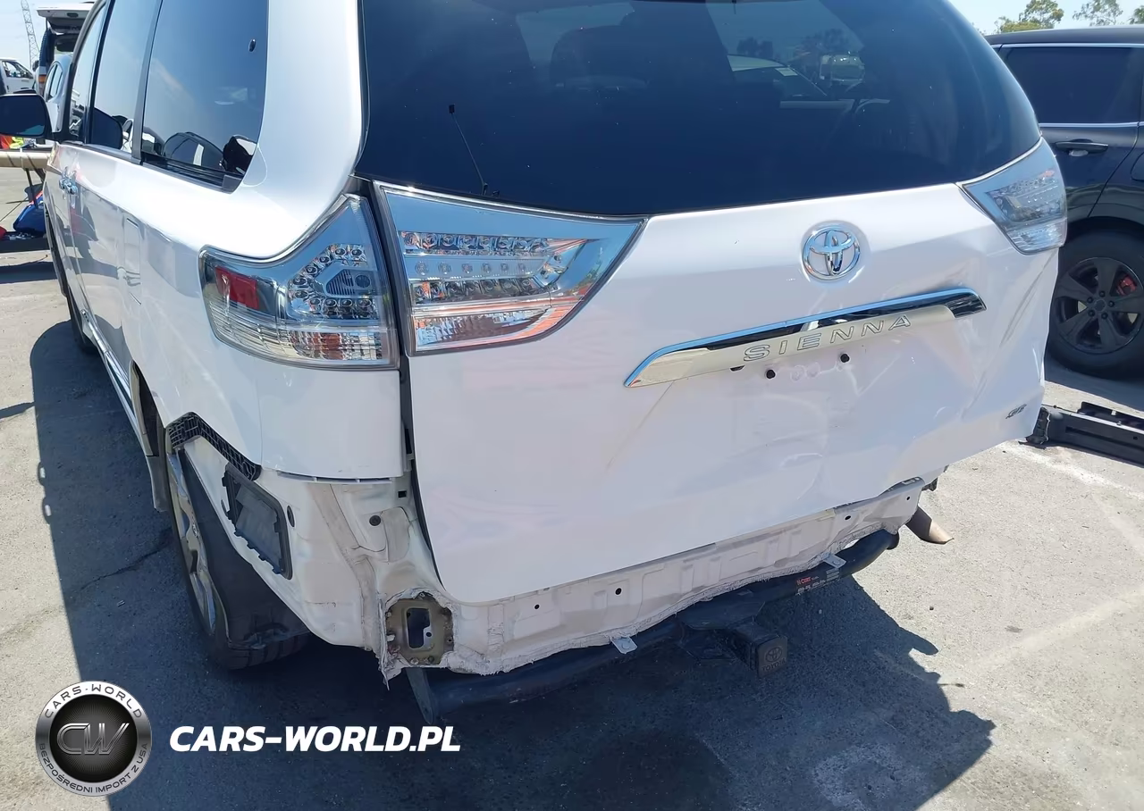 2018 Toyota Sienna Se 8 Passenger VIN:5TDXZ3DC6JS958262 - 6