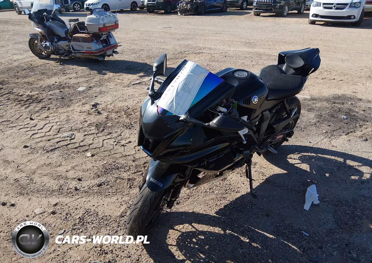 2022 Yamaha Yzfr7