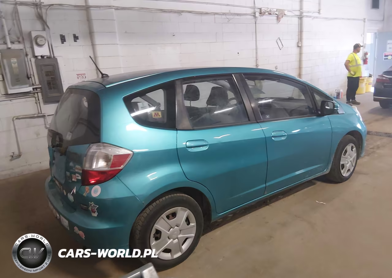 2012 Honda Fit VIN:JHMGE8H37CC021376 - 4