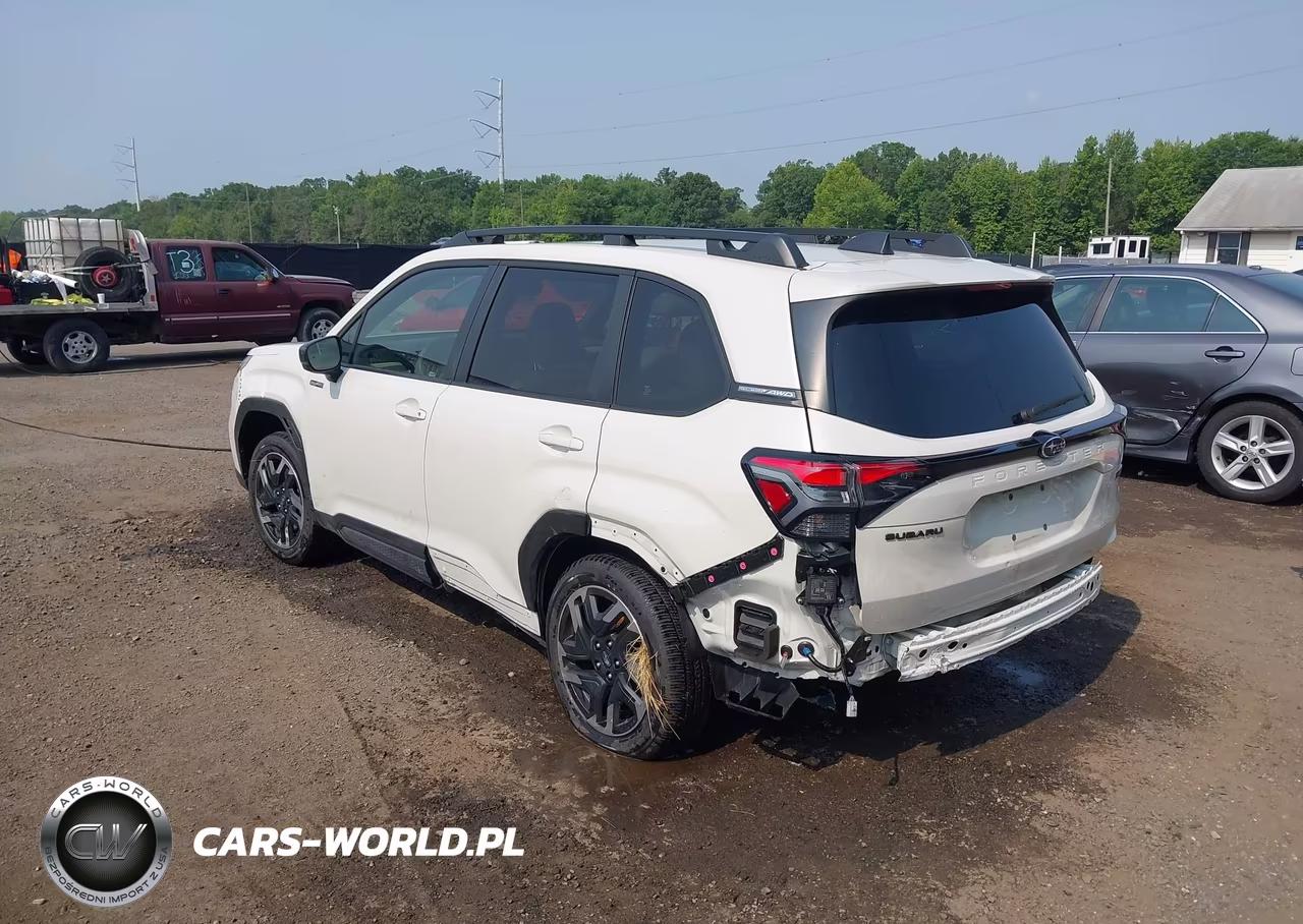 2025 Subaru Forester Limited Hybrid VIN:JF2SLSRD9SH409783 - 3