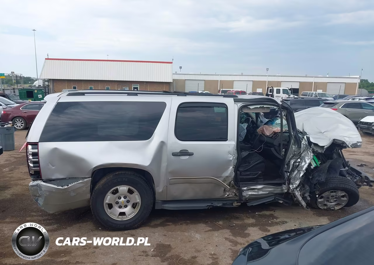 2010 Chevrolet Suburban 1500 Ls VIN:1GNUKHE30AR254454 - 14