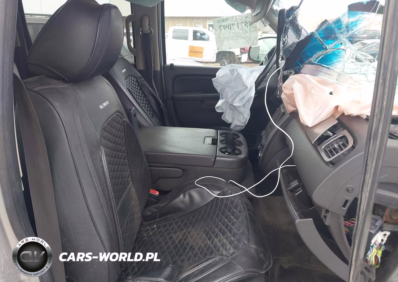 2010 Chevrolet Suburban 1500 Ls VIN:1GNUKHE30AR254454 - 5