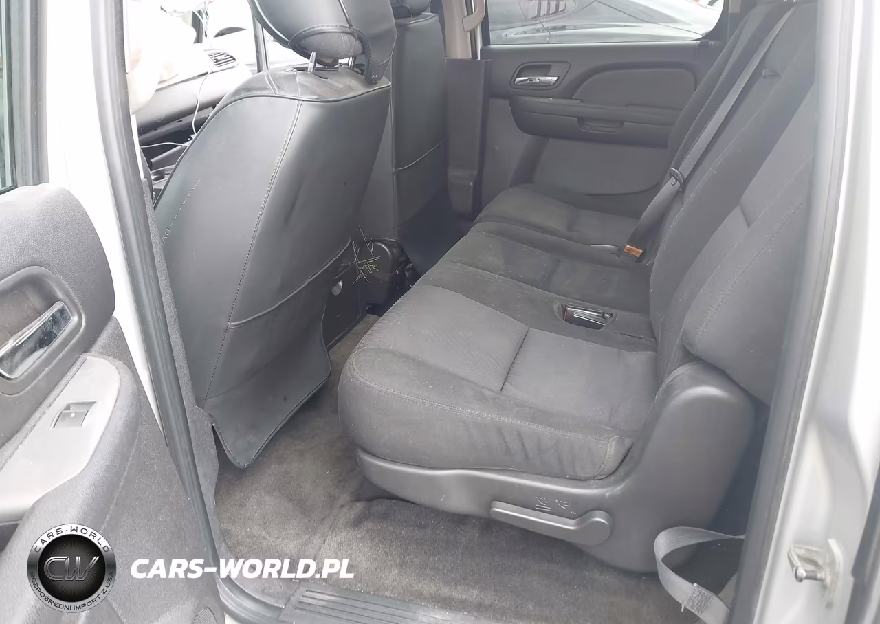 2010 Chevrolet Suburban 1500 Ls VIN:1GNUKHE30AR254454 - 8