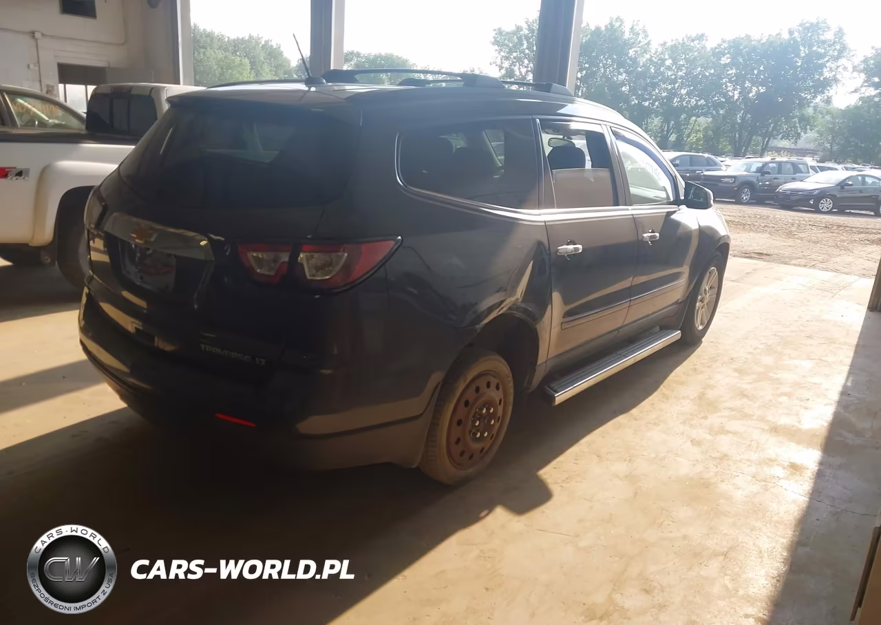 2013 Chevrolet Traverse Lt VIN:1GNKVGKD7DJ261118 - 4