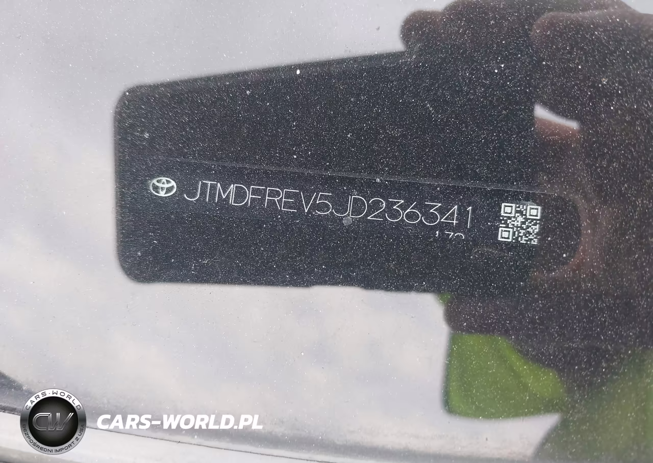 2018 Toyota Rav4 Limited VIN:JTMDFREV5JD236341 - 17