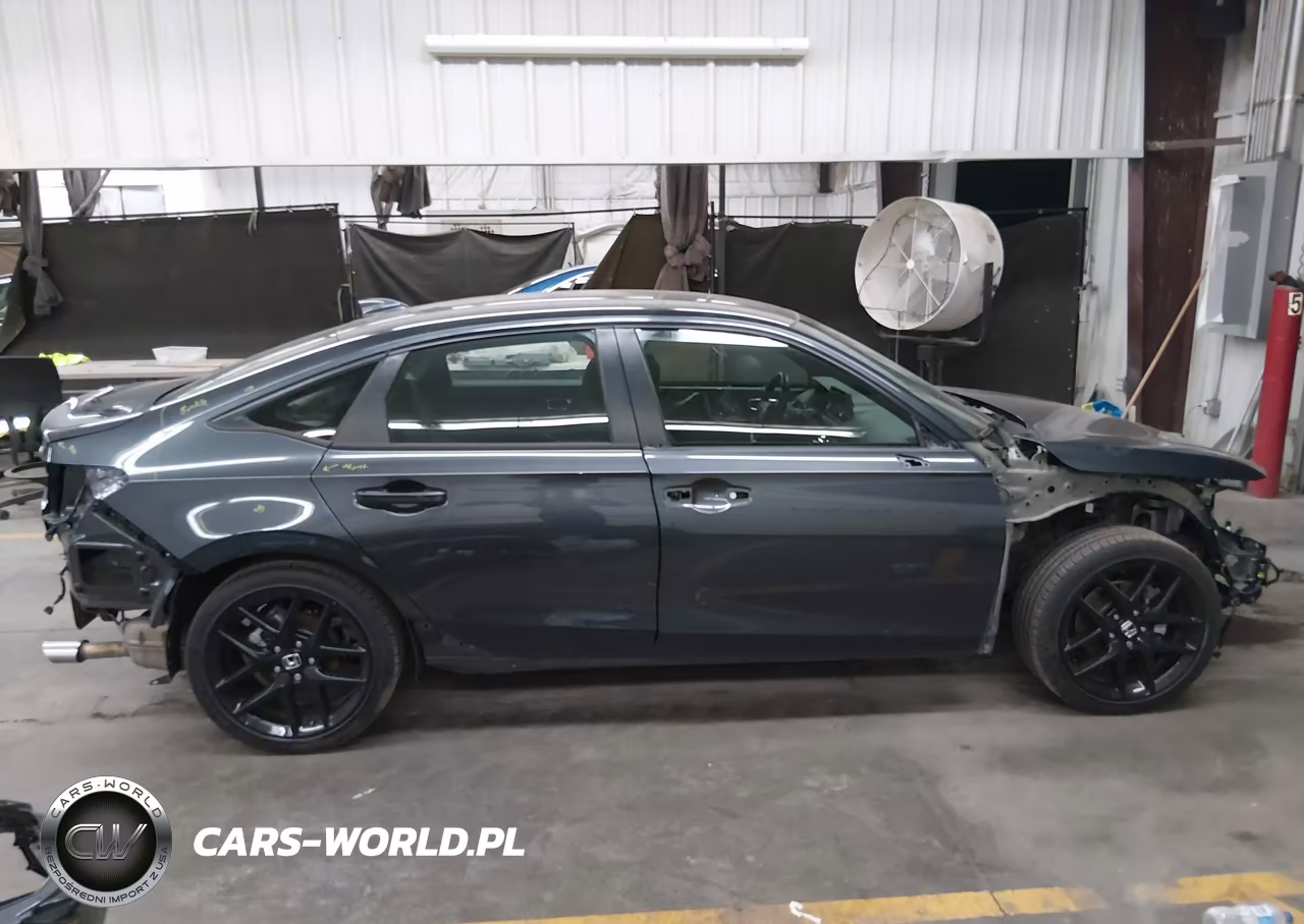 2025 Honda Civic Sport VIN:2HGFE2F50SH588072 - 14
