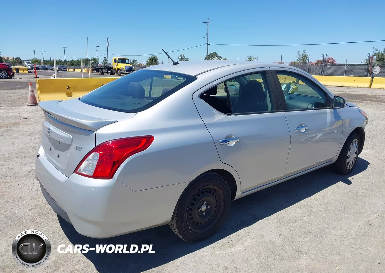 2018 Nissan Versa 1.6 Sv VIN:3N1CN7AP3JL810815 - 4