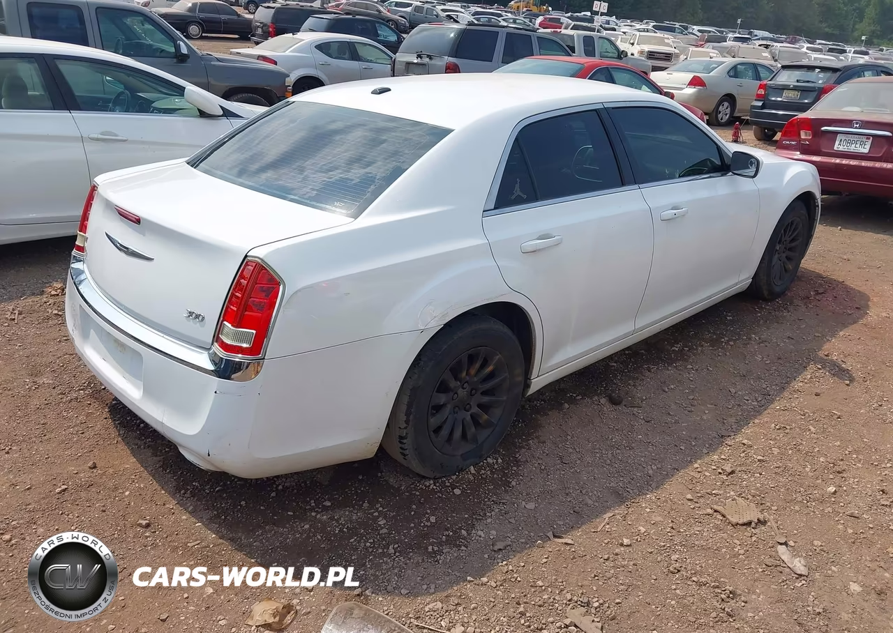 2012 Chrysler 300 VIN:2C3CCAAG7CH138306 - 4