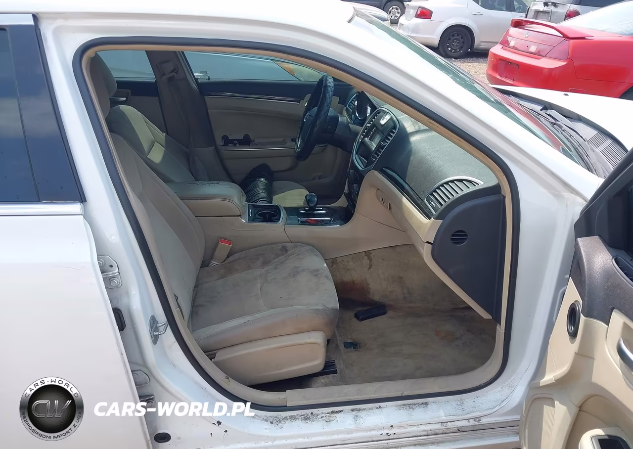 2012 Chrysler 300 VIN:2C3CCAAG7CH138306 - 5