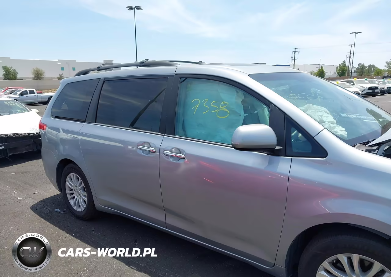 2013 Toyota Sienna Xle V6 8 Passenger VIN:5TDYK3DC3DS367013 - 13