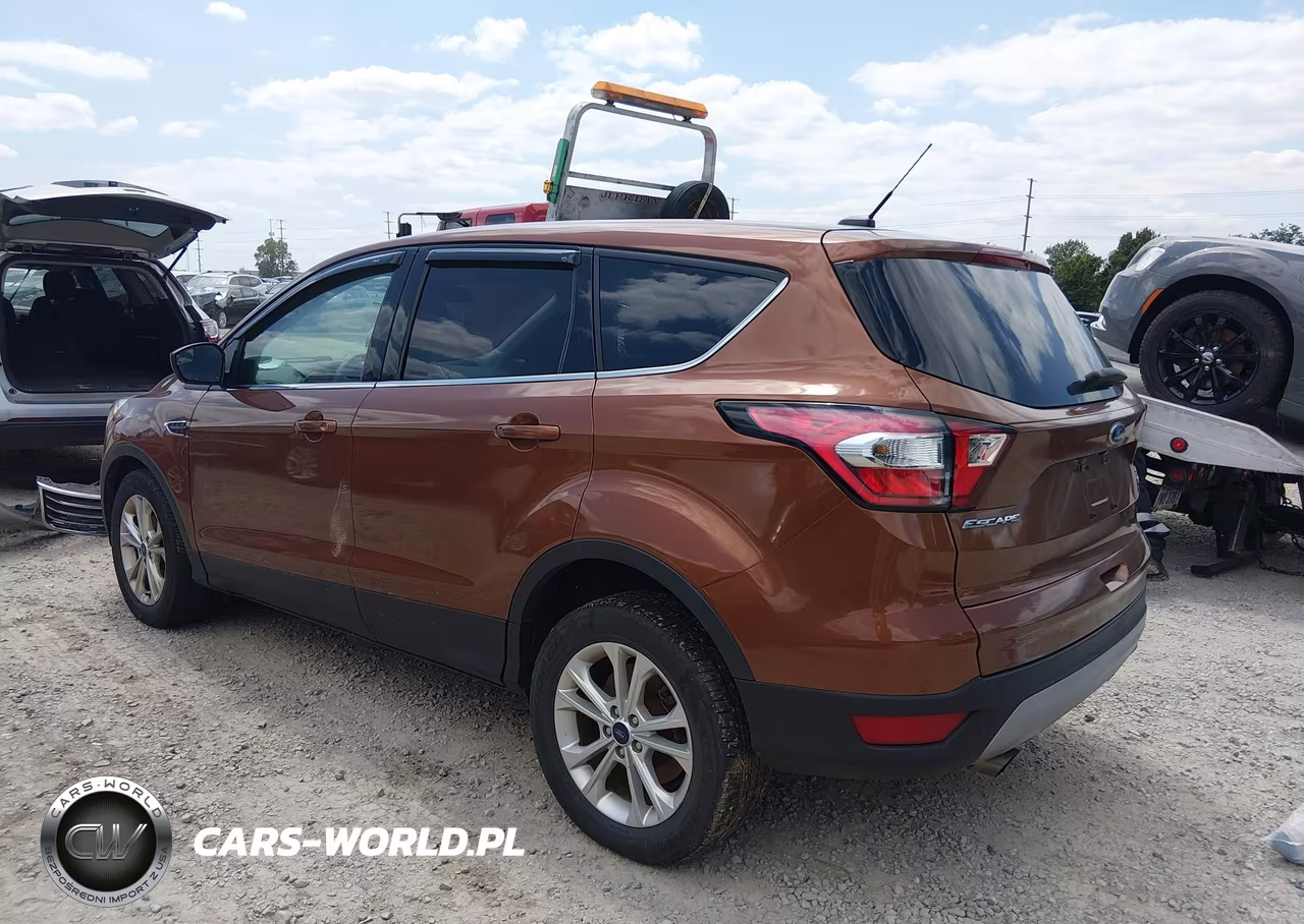 2017 Ford Escape Se VIN:1FMCU0GD9HUB06425 - 3