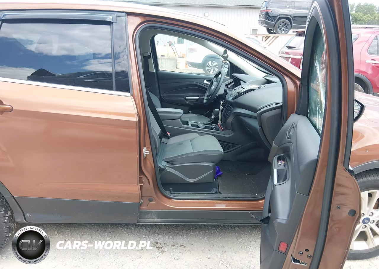 2017 Ford Escape Se VIN:1FMCU0GD9HUB06425 - 5