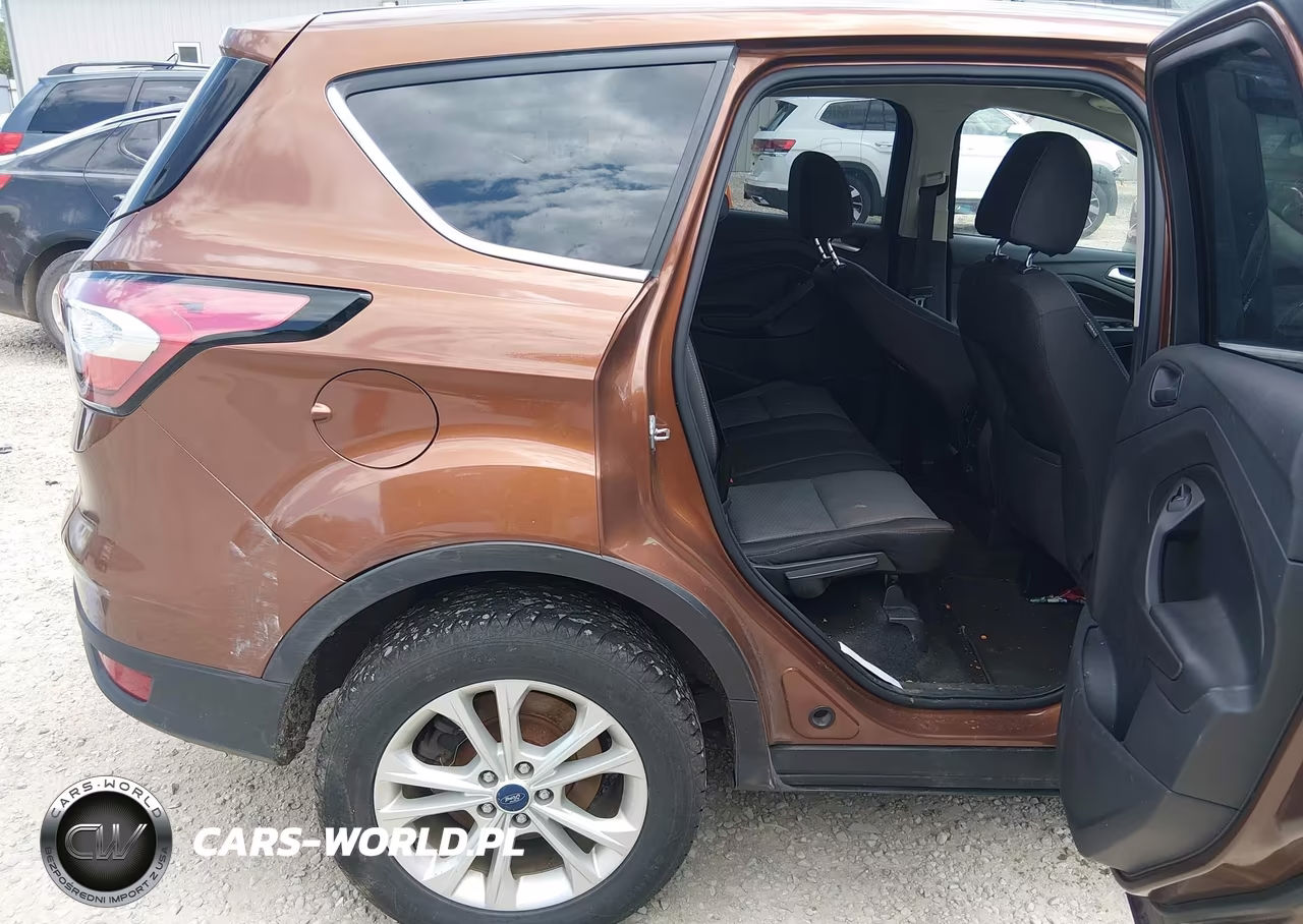2017 Ford Escape Se VIN:1FMCU0GD9HUB06425 - 8