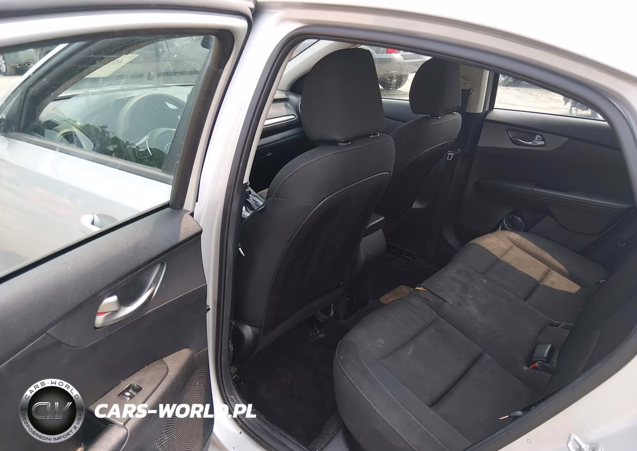 2021 Kia Forte Lxs VIN:3KPF24AD4ME369826 - 8