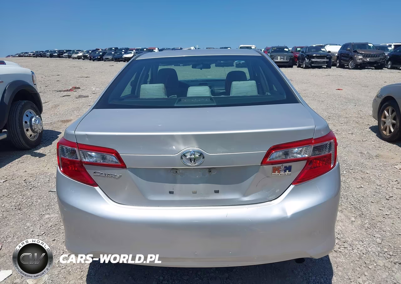 2014 Toyota Camry L VIN:4T4BF1FK5ER351574 - 16