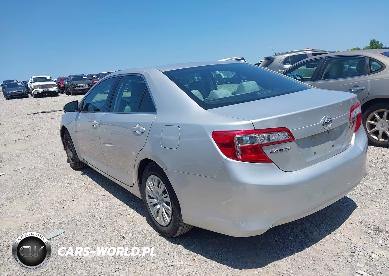2014 Toyota Camry L VIN:4T4BF1FK5ER351574 - 3