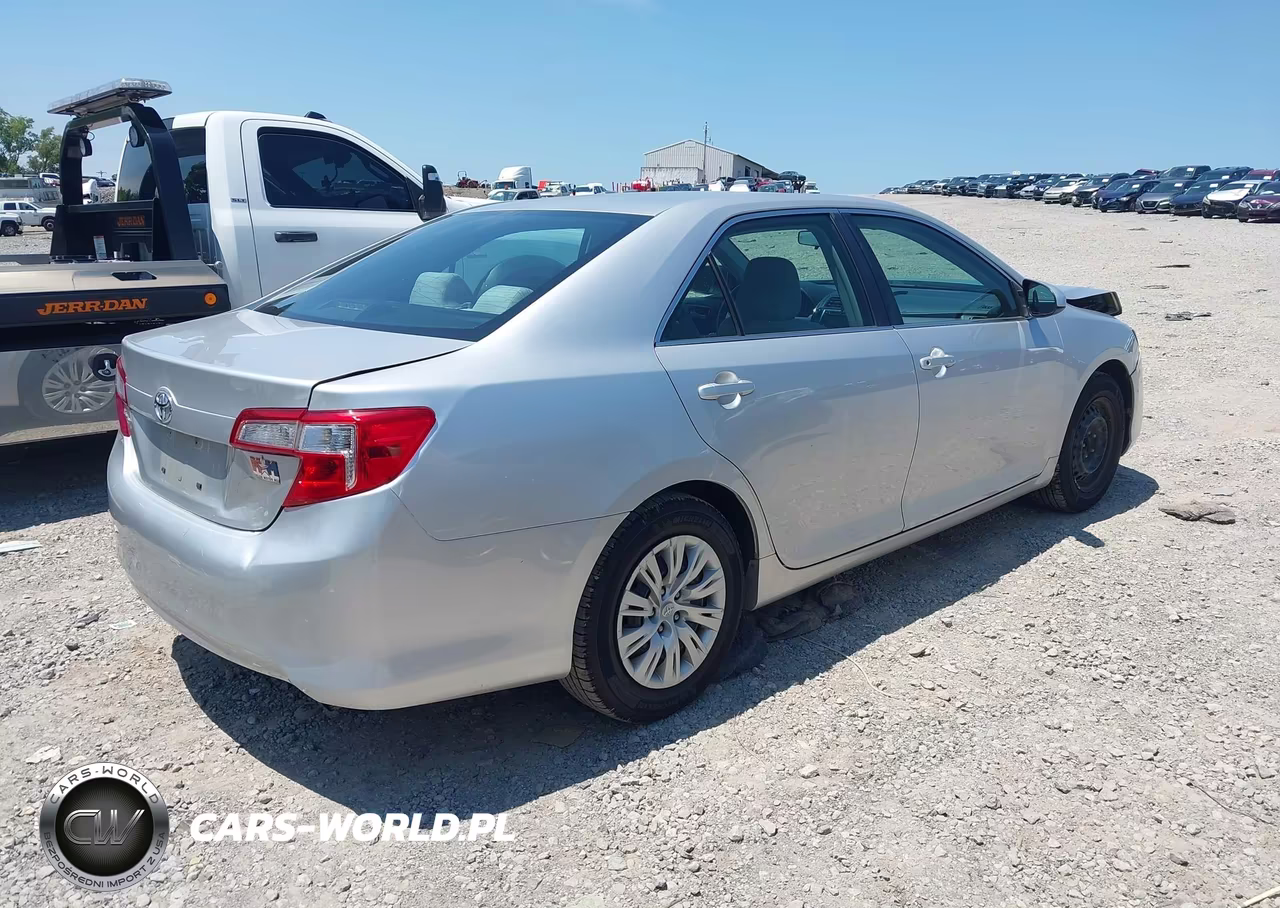 2014 Toyota Camry L VIN:4T4BF1FK5ER351574 - 4