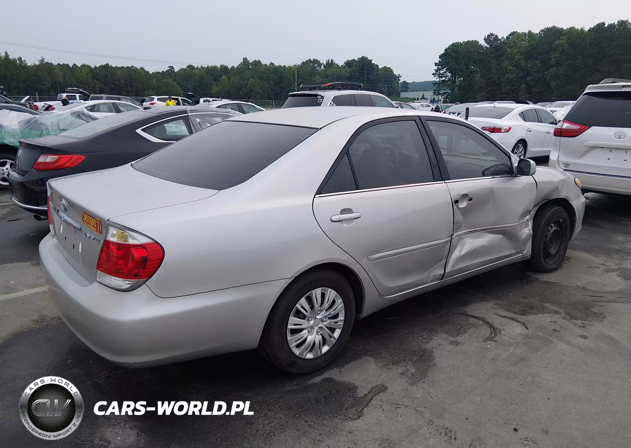 2005 Toyota Camry Le VIN:4T1BE30KX5U091738 - 4
