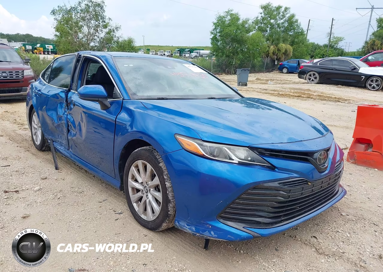 2019 Toyota Camry Le – zdjęcie 1 z 16