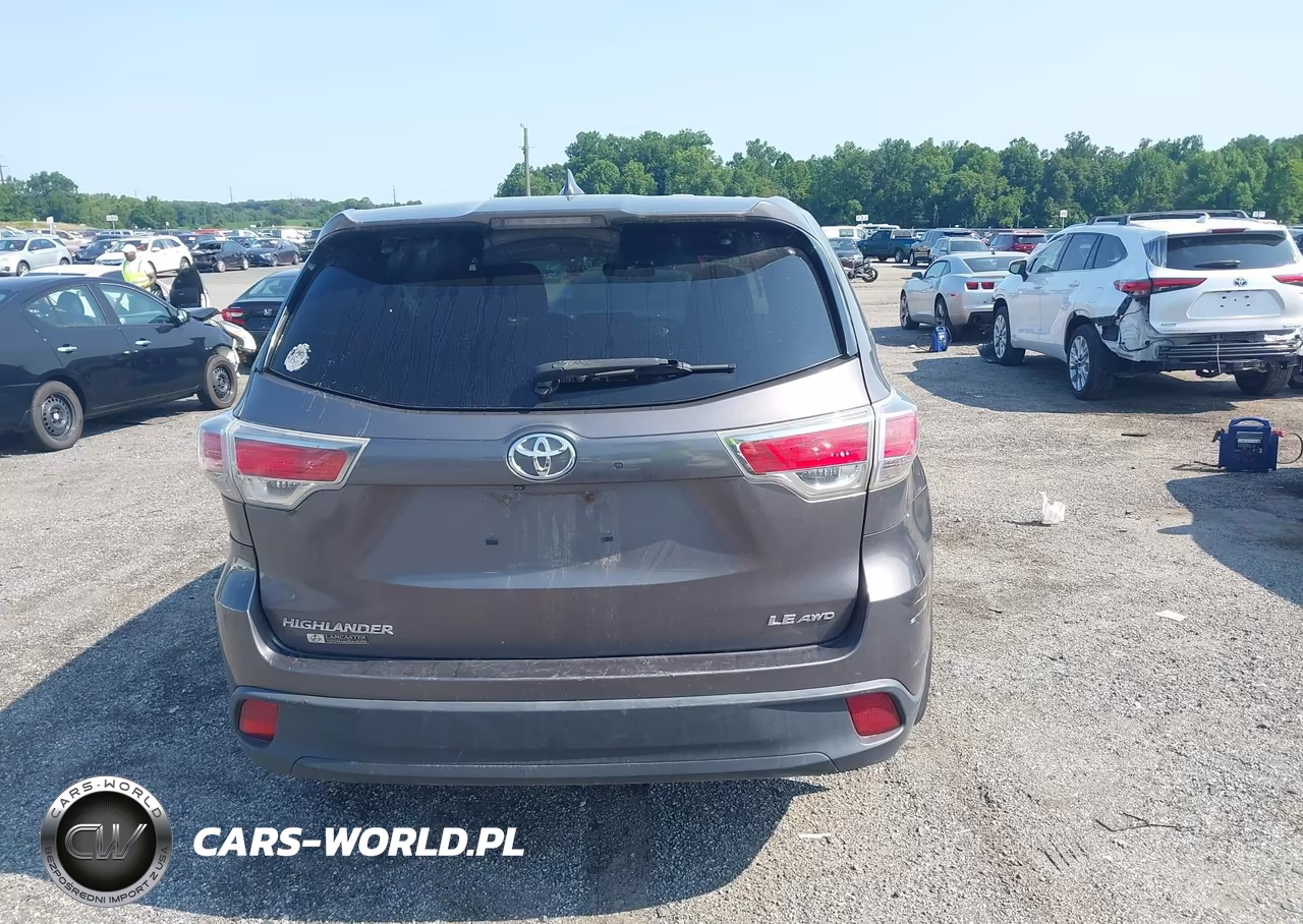 2015 Toyota Highlander Le Plus V6 VIN:5TDBKRFH5FS084276 - 16