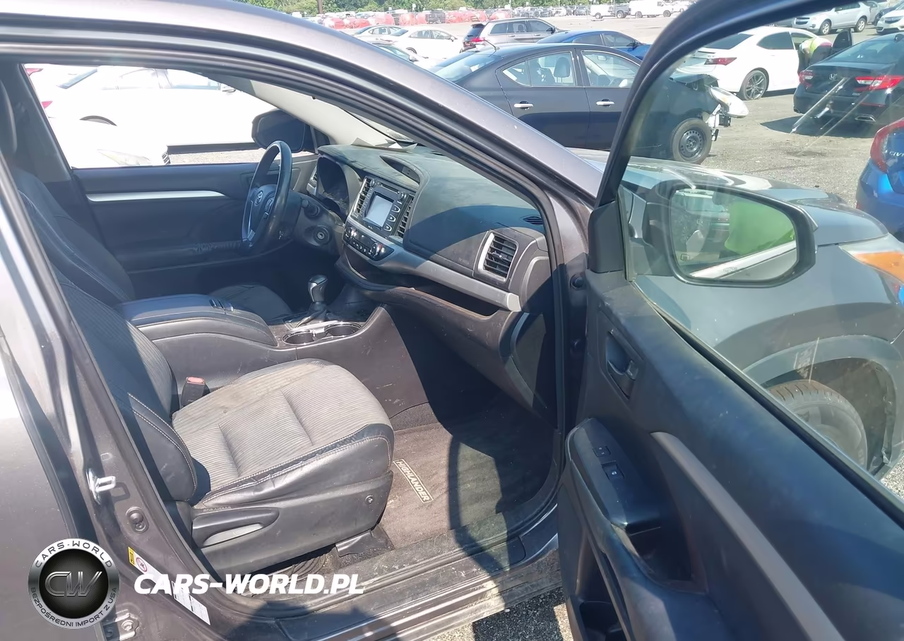 2015 Toyota Highlander Le Plus V6 VIN:5TDBKRFH5FS084276 - 5