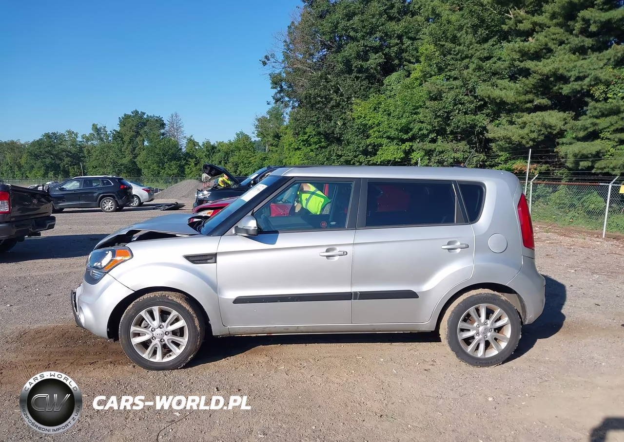 2012 Kia Soul + VIN:KNDJT2A64C7379882 - 14