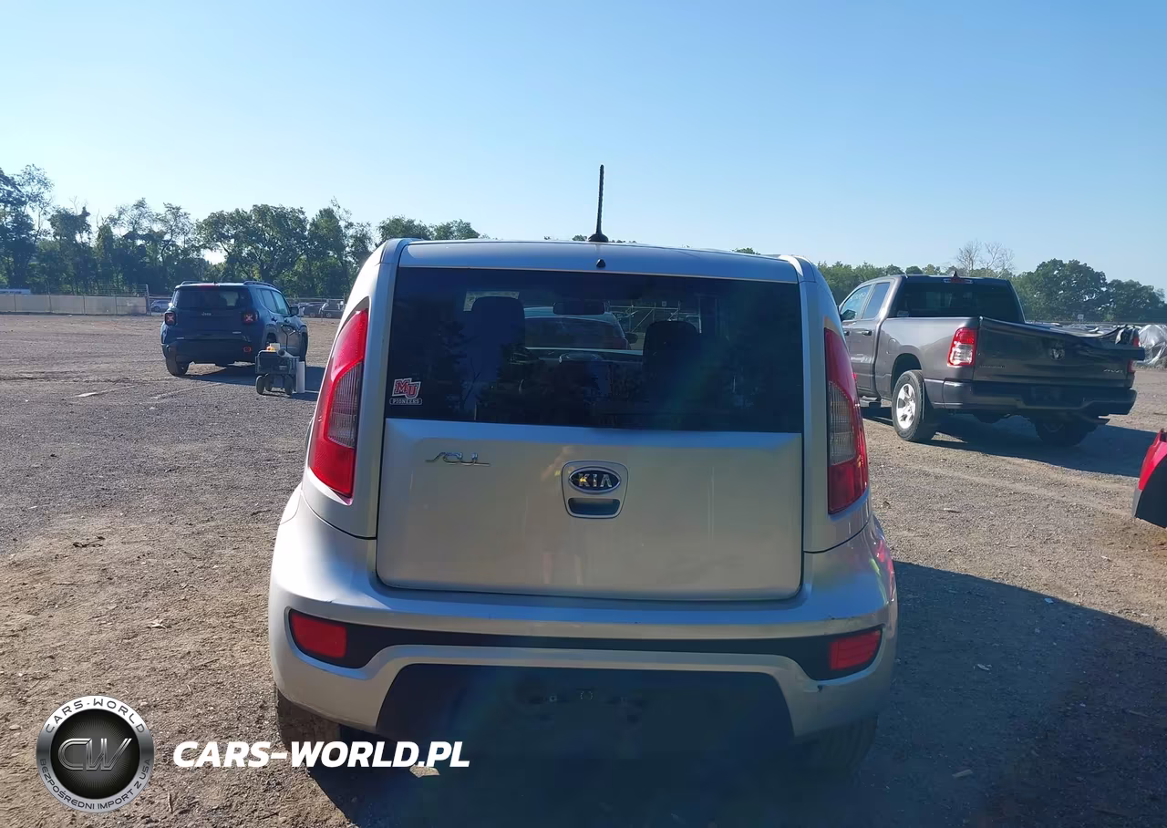 2012 Kia Soul + VIN:KNDJT2A64C7379882 - 16