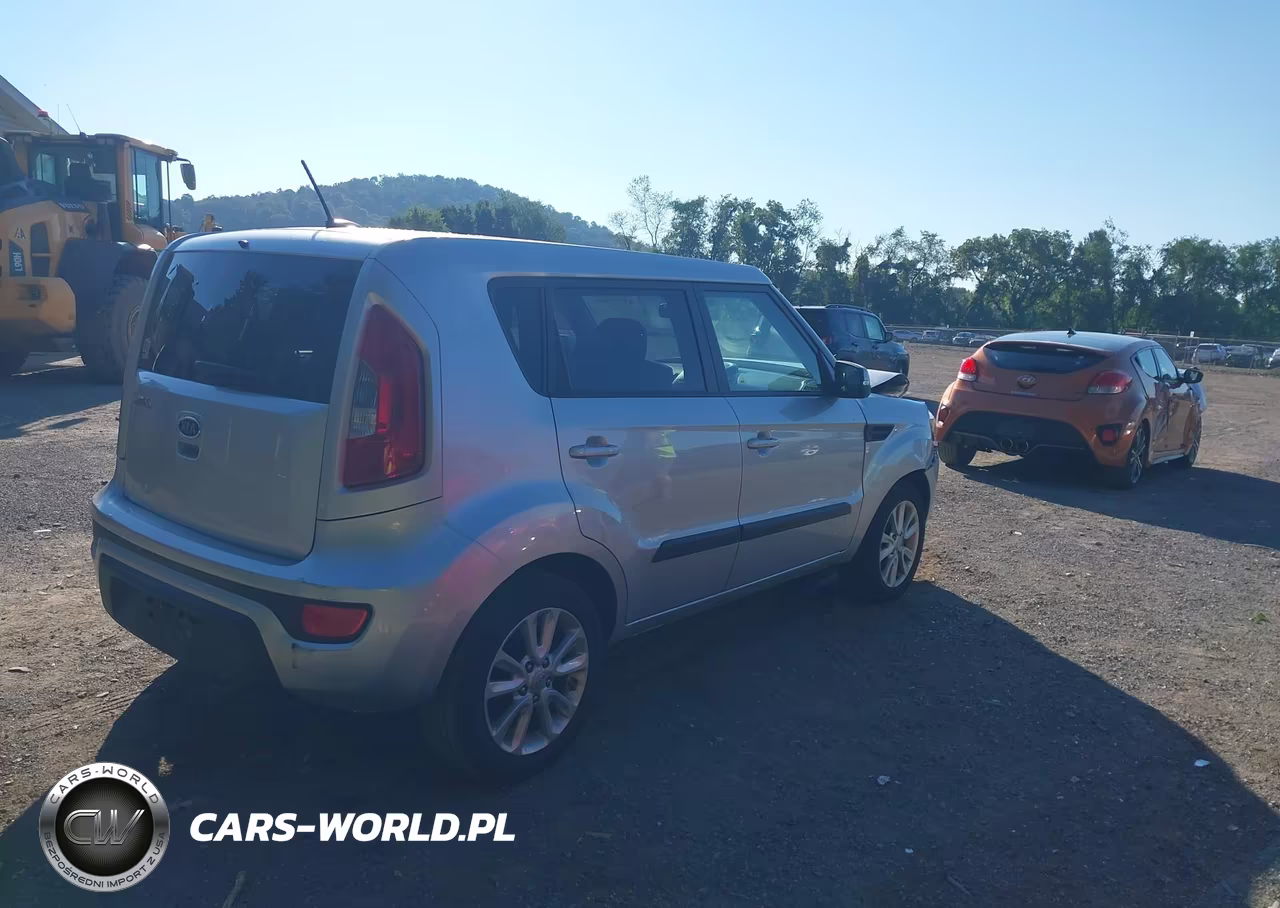 2012 Kia Soul + VIN:KNDJT2A64C7379882 - 4