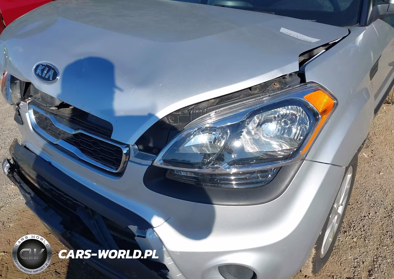 2012 Kia Soul + VIN:KNDJT2A64C7379882 - 6