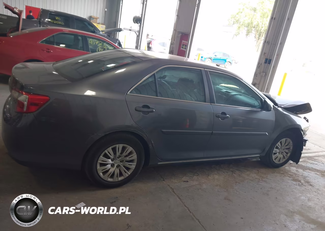 2014 Toyota Camry Le VIN:4T4BF1FK8ER342092 - 14