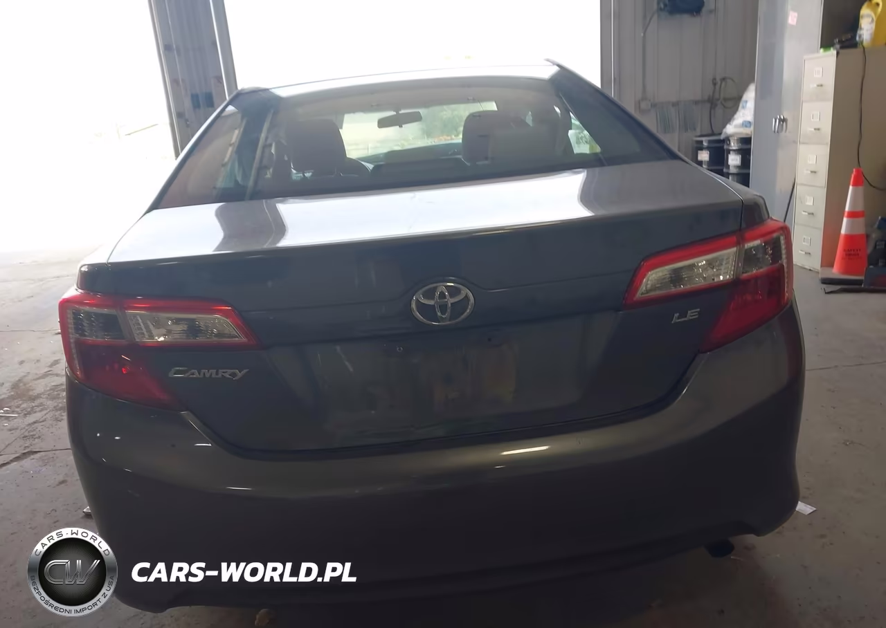 2014 Toyota Camry Le VIN:4T4BF1FK8ER342092 - 17