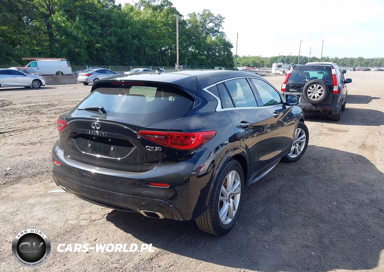 2017 Infiniti Qx30 VIN:SJKCH5CP7HA017361 - 4