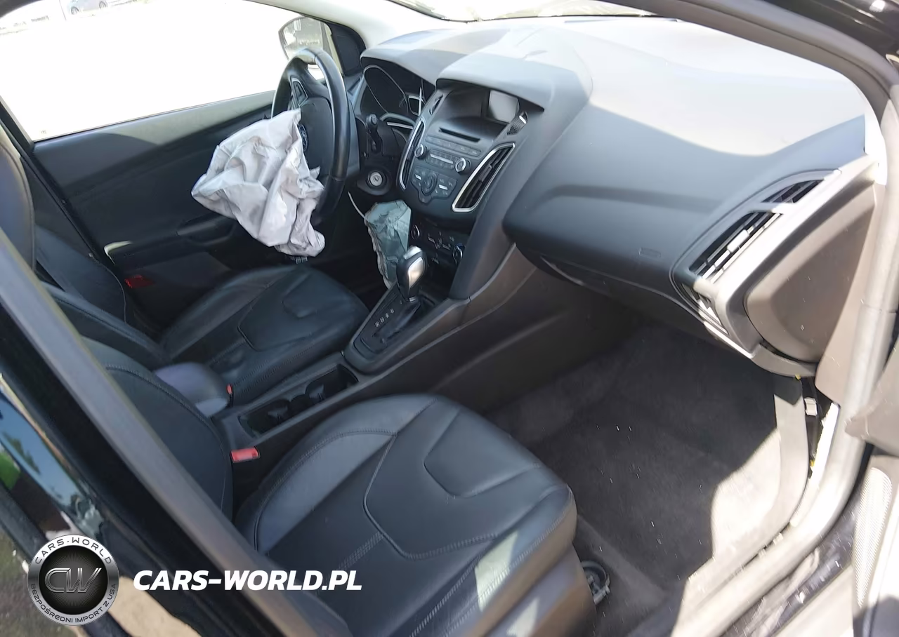 2016 Ford Focus Se VIN:1FADP3K2XGL223786 - 5