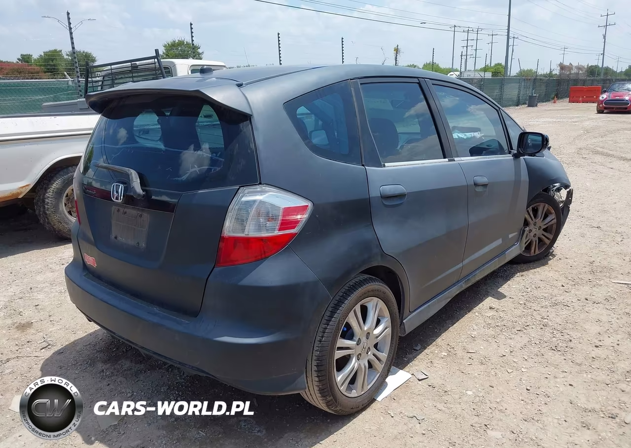 2009 Honda Fit Sport VIN:JHMGE88619S002833 - 4