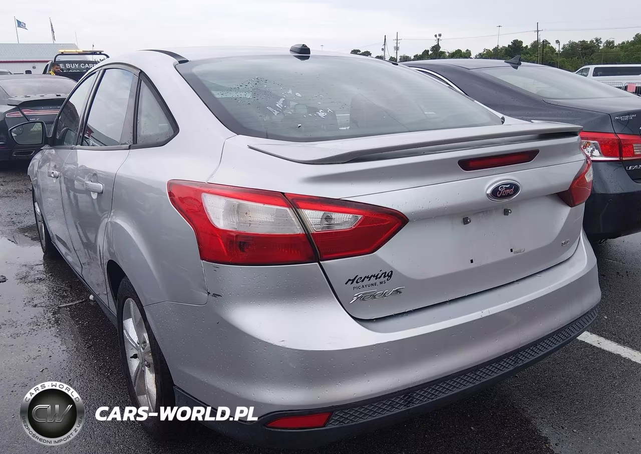 2012 Ford Focus Se VIN:1FAHP3F27CL204957 - 3