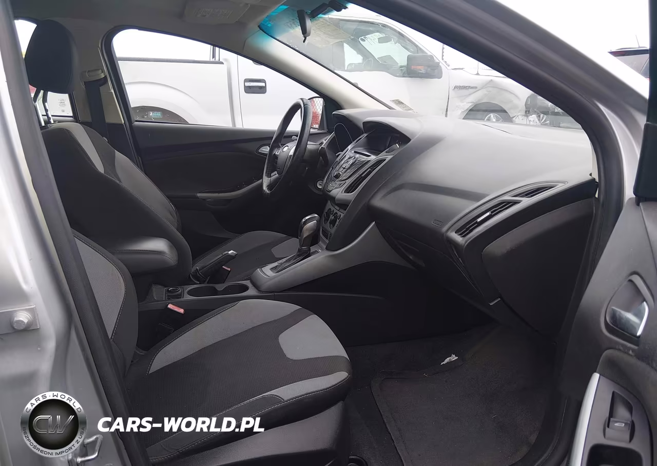 2012 Ford Focus Se VIN:1FAHP3F27CL204957 - 5