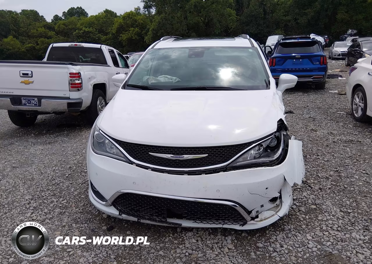 2019 Chrysler Pacifica Touring L Plus VIN:2C4RC1EG1KR714822 - 12
