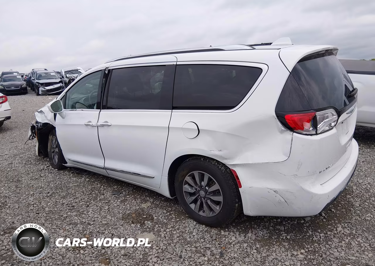 2019 Chrysler Pacifica Touring L Plus VIN:2C4RC1EG1KR714822 - 14