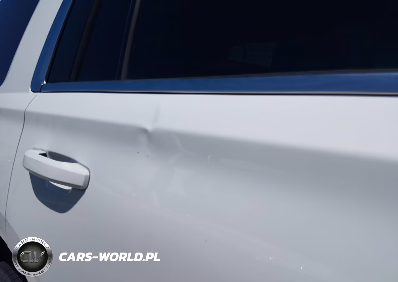 2017 Chevrolet Tahoe Ls VIN:1GNSKAEC8HR296931 - 12