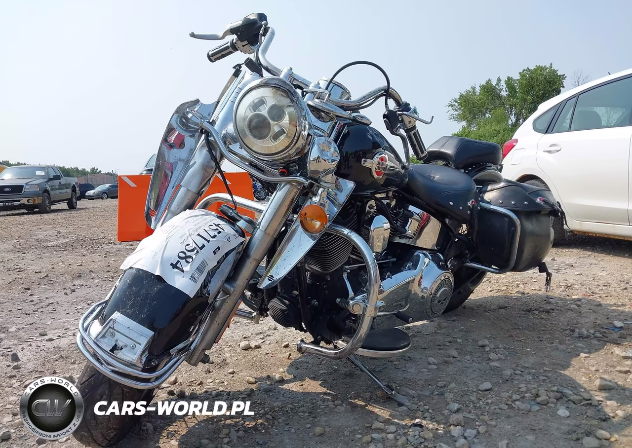 2016 Harley-Davidson Flstc Heritage Softail Classic VIN:1HD1BWV15GB028246 - 2