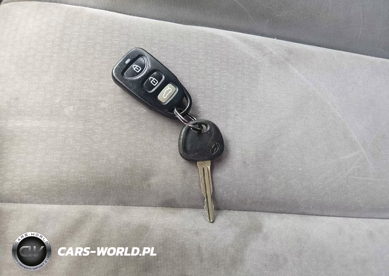 2008 Hyundai Elantra Gls-Se VIN:KMHDU46D18U405954 - 11