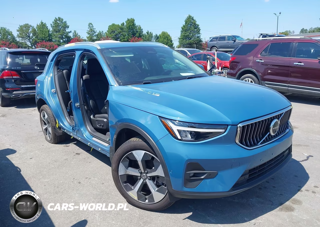 2025 Volvo Xc40 B5 Plus Bright Theme VIN:YV4L12UE7S2587541 - 14