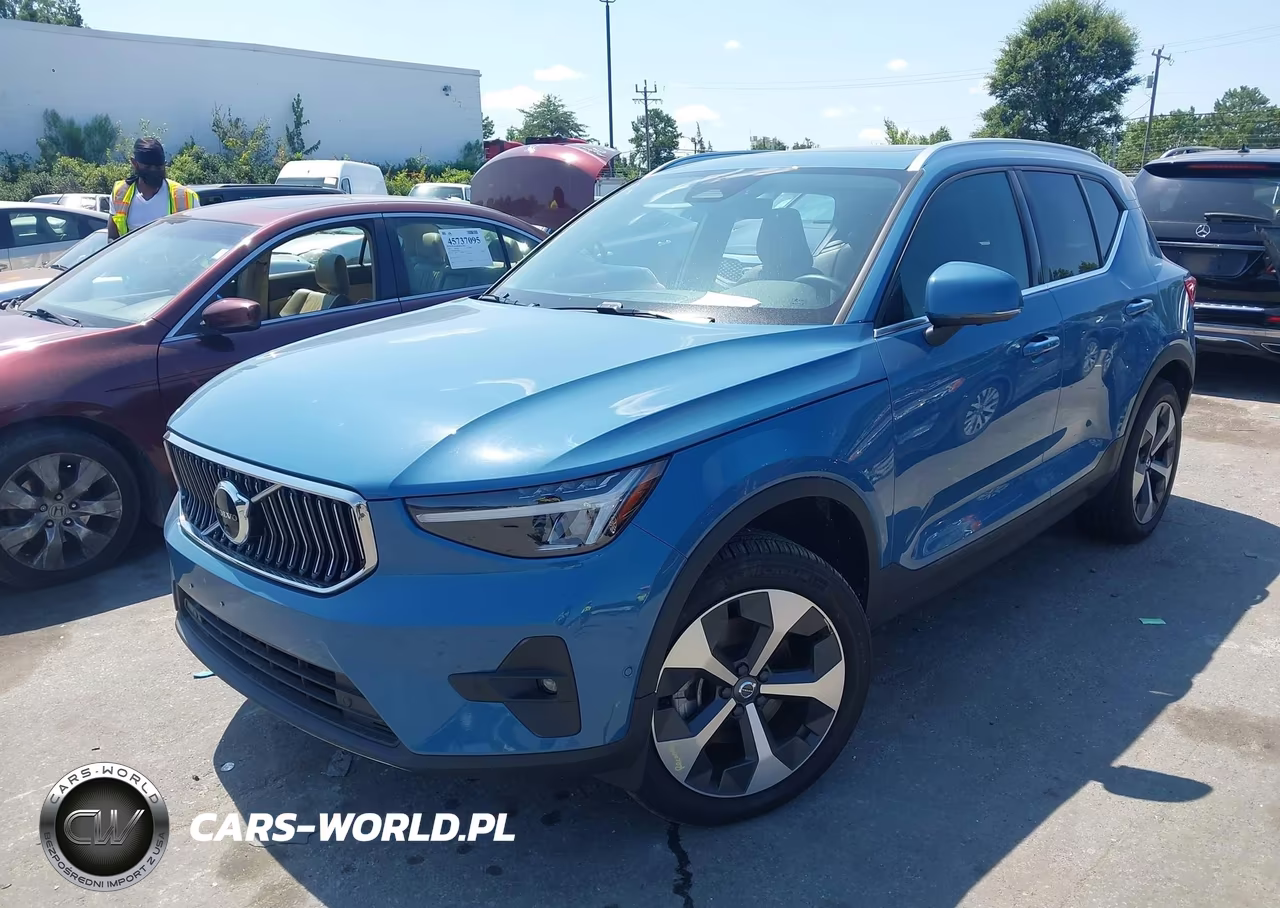 2025 Volvo Xc40 B5 Plus Bright Theme VIN:YV4L12UE7S2587541 - 2